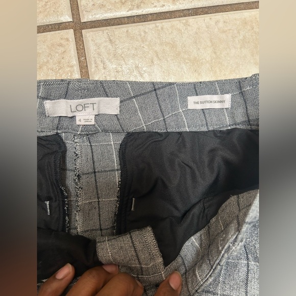 Loft The Sutton Skinny gray Black Multi Plaid Ankle Pants Size 4 slacks - Picture 5 of 8